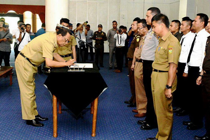 Bupati Aziz Minta  Kampar Bebas Dari Pungli